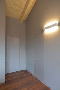 Bezzárubňové lakované dveře s klikou maximal a Kueffner podlahovou lištou